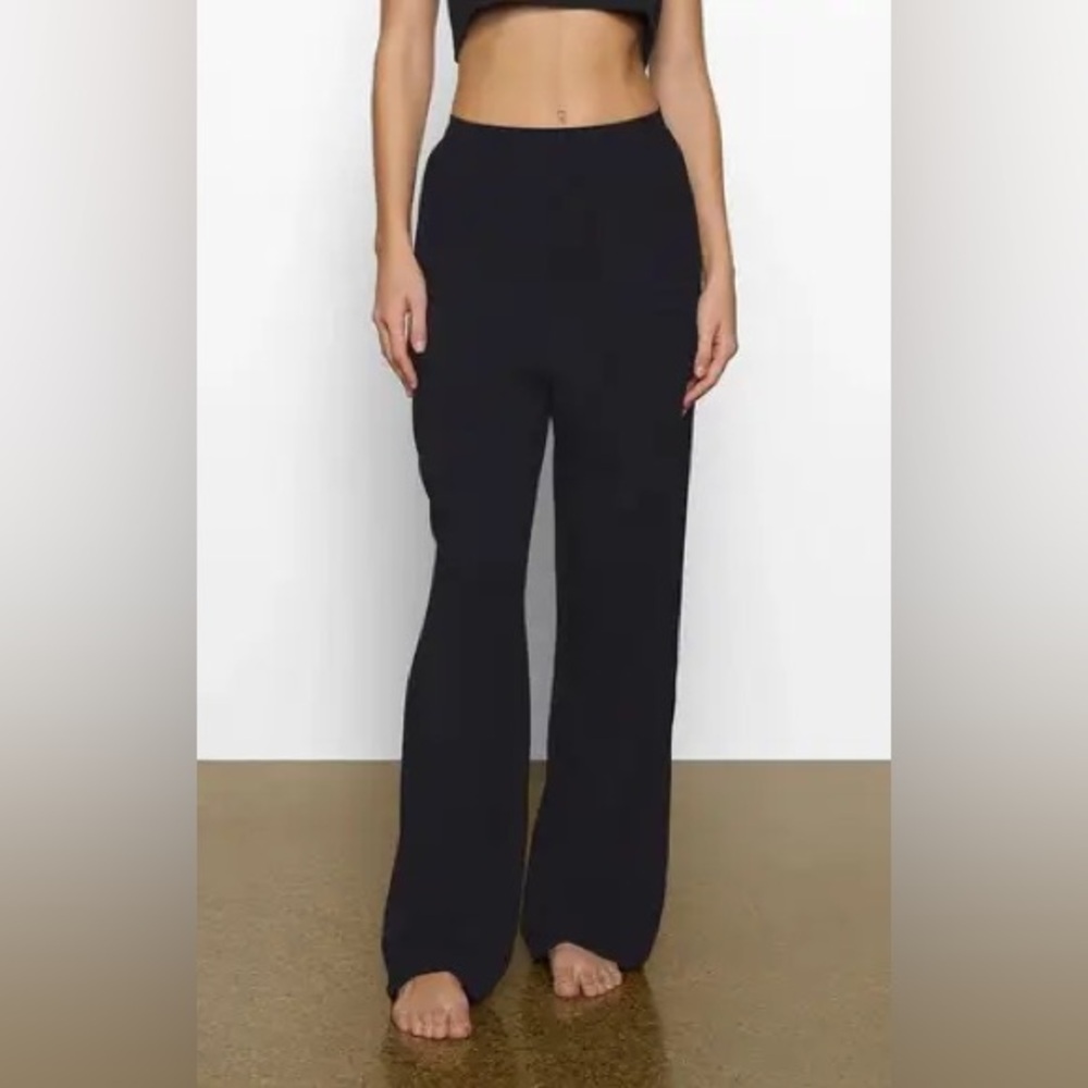 SKIMS Onyx (Black) Boyfriend Loose Pants